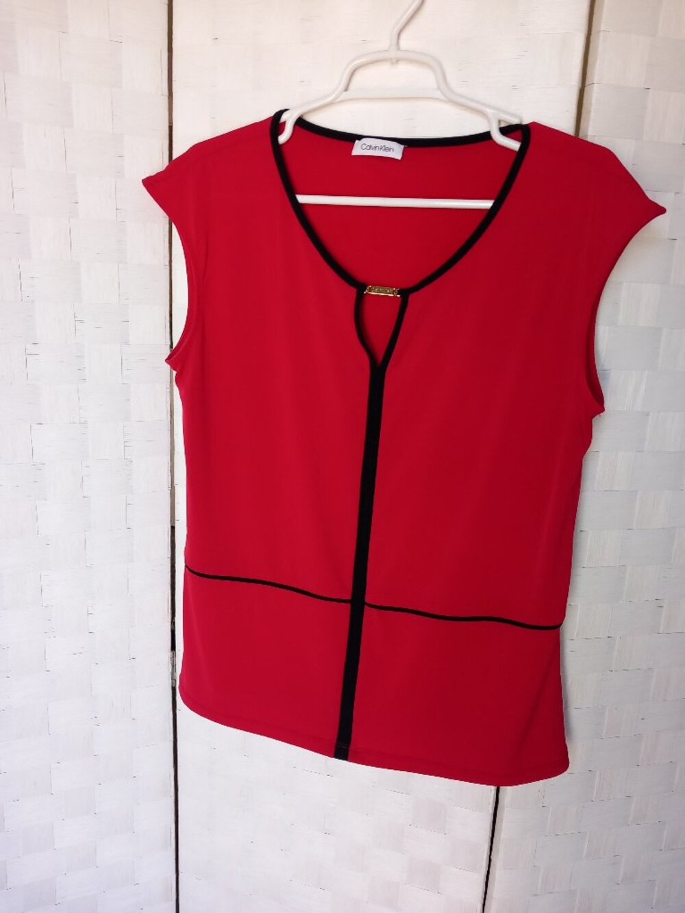 Calvin Klein Red and Black Sleeveless Blouse - Large